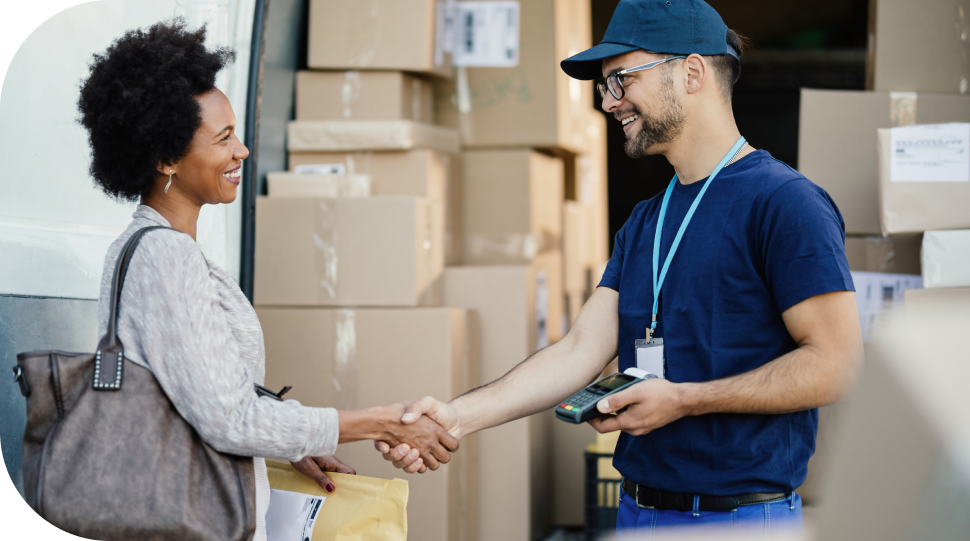 Imagem de uma mulher e um home se cumprimentando